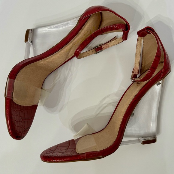 NWOT/NWOB Olivia Ferragamo Red Snakeskin Ankle Strap Sandal Wedges w/Clear Base - Picture 6 of 10
